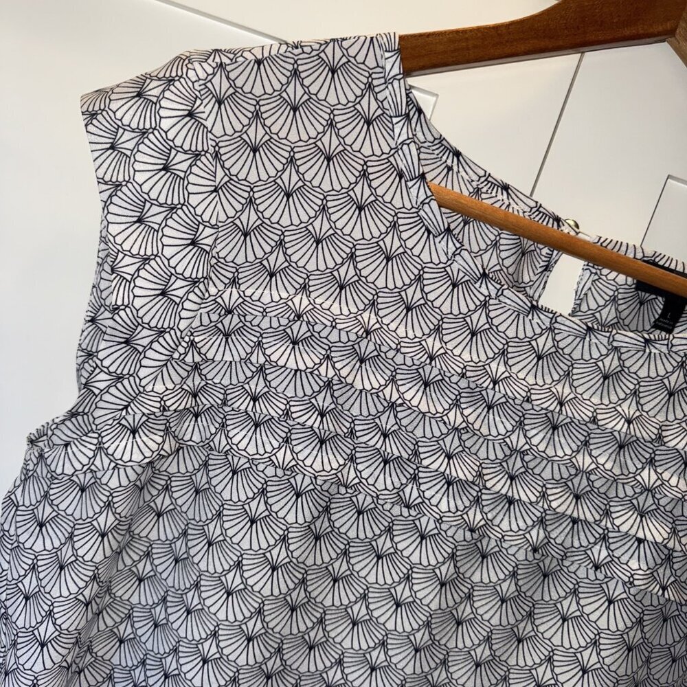 The Limited Womens Sz Large Keyhole Back Blouse Geometric Layered Blouse - Picture 3 of 14
